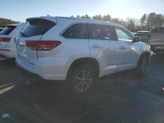 Photo 3 from auction – 2018 TOYOTA HIGHLANDER with VIN 5TDJZRFH7JS554484