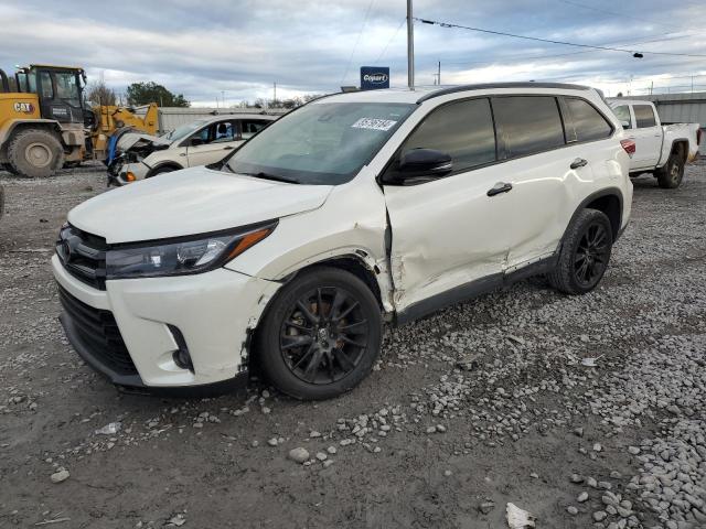 TOYOTA HIGHLANDER 2019 with VIN 5TDKZRFH7KS328435 - Photo from auction