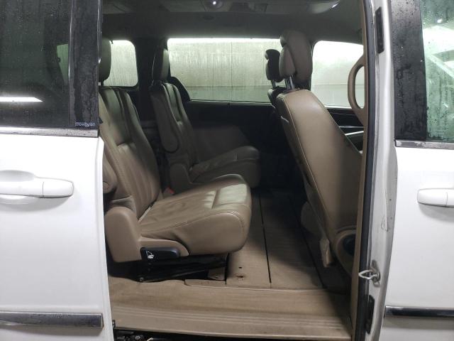 Photo 11 from auction – 2013 CHRYSLER TOWN & COU with VIN 2C4RC1BG5DR815661
