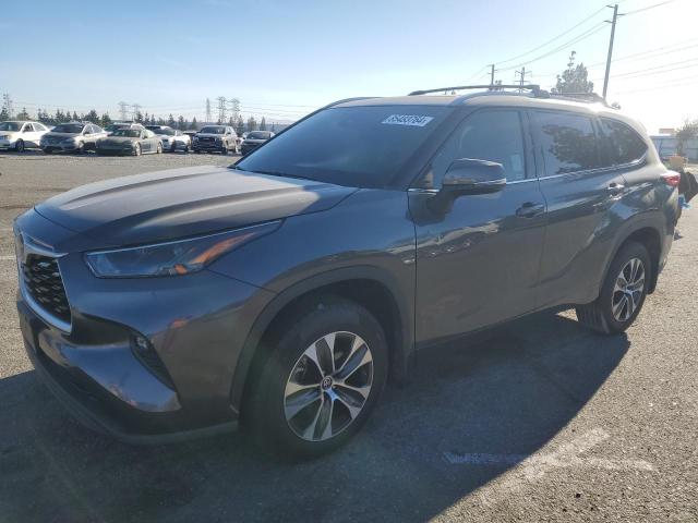 TOYOTA HIGHLANDER 2022 with VIN 5TDHZRAH8NS559060 - Photo from auction