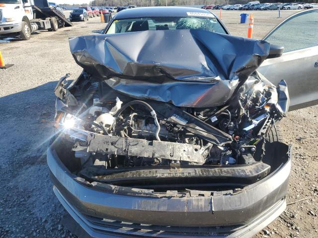 Photo 11 from auction – 2017 VOLKSWAGEN JETTA S with VIN 3VW2B7AJ4HM383983
