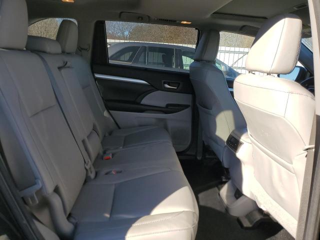 Photo 11 from auction – 2018 TOYOTA HIGHLANDER with VIN 5TDJZRFHXJS542863