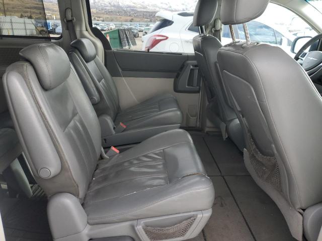 Photo 11 from auction – 2010 CHRYSLER TOWN & COU with VIN 2A4RR5D17AR214062