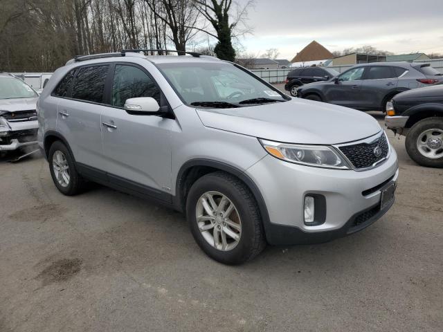 Photo 4 from auction – 2014 KIA SORENTO LX with VIN 5XYKTCA65EG448983