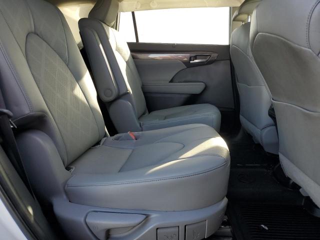 Photo 11 from auction – 2023 TOYOTA HIGHLANDER with VIN 5TDEBRCH2PS107001