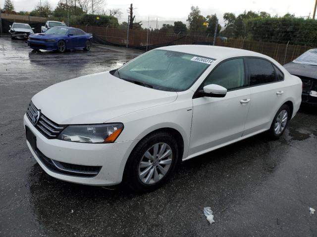 VOLKSWAGEN PASSAT S 2015 with VIN 1VWAT7A30FC070938 - Photo from auction