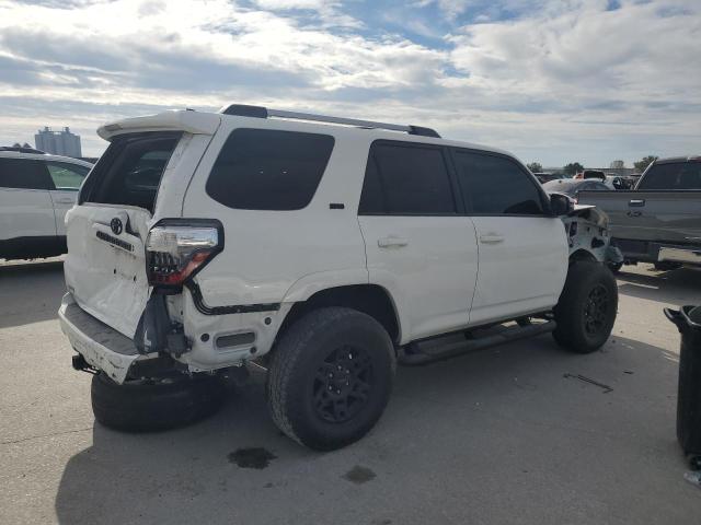 Photo 3 from auction – 2022 TOYOTA 4RUNNER SR with VIN JTEFU5JR8N5268051
