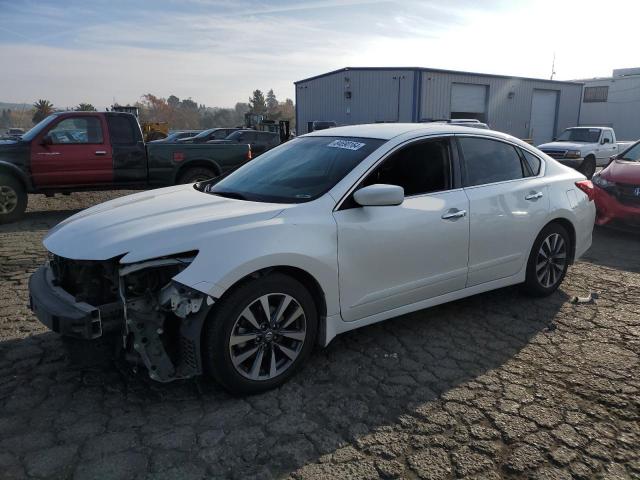 NISSAN ALTIMA 2.5 2017 with VIN 1N4AL3AP7HC243961 - Photo from auction
