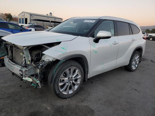 TOYOTA HIGHLANDER 2022 with VIN 5TDDZRBH1NS208343 - Photo from auction