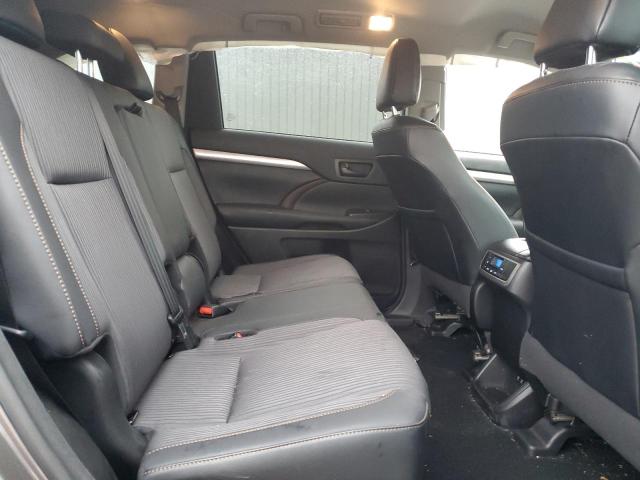 Photo 11 from auction – 2018 TOYOTA HIGHLANDER with VIN 5TDBZRFH2JS803133