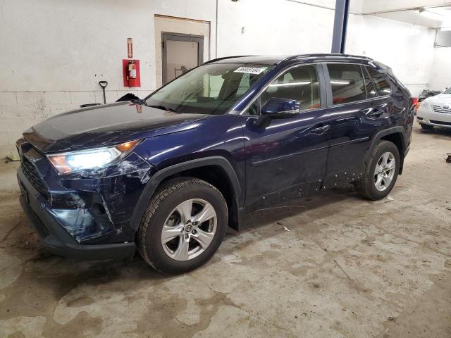 TOYOTA RAV4 XLE 2019 with VIN JTMP1RFV2KD513698 - Photo from auction