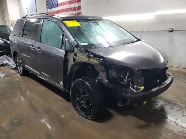 Photo 4 from auction – 2018 TOYOTA SIENNA XLE with VIN 5TDDZ3DC2JS208439