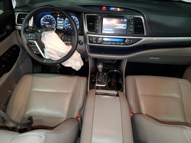 Photo 8 from auction – 2018 TOYOTA HIGHLANDER with VIN 5TDJZRFH0JS560384