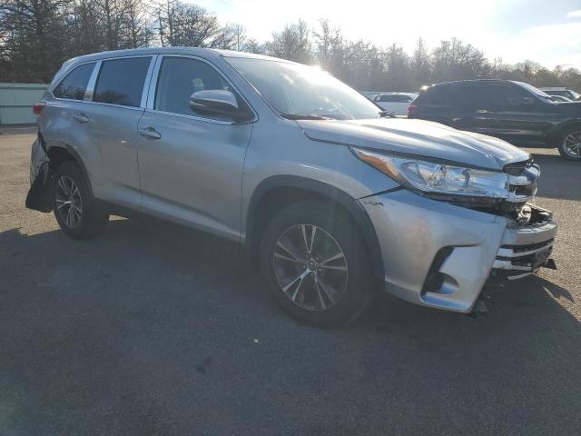 Photo 4 from auction – 2019 TOYOTA HIGHLANDER with VIN 5TDBZRFH2KS739936