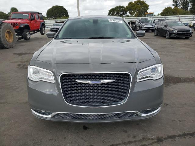 Photo 5 from auction – 2019 CHRYSLER 300 TOURIN with VIN 2C3CCARG6KH676403