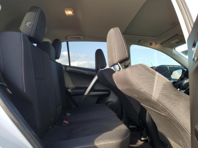 Photo 11 from auction – 2017 TOYOTA RAV4 XLE with VIN JTMWFREV0HD094905