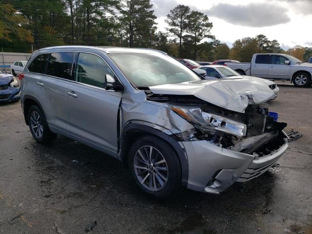 Photo 4 from auction – 2018 TOYOTA HIGHLANDER with VIN 5TDKZRFHXJS545489