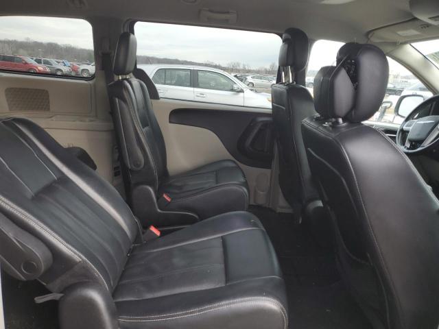 Photo 11 from auction – 2016 CHRYSLER TOWN & COU with VIN 2C4RC1BG6GR186173