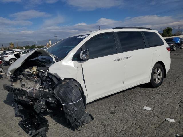 Photo 1 from auction – 2015 TOYOTA SIENNA XLE with VIN 5TDDK3DC8FS098170