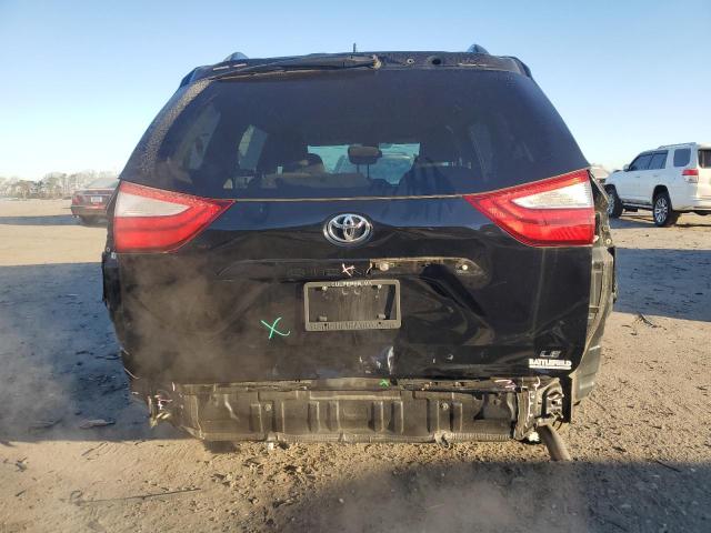 Photo 6 from auction – 2018 TOYOTA SIENNA LE with VIN 5TDKZ3DC0JS943721
