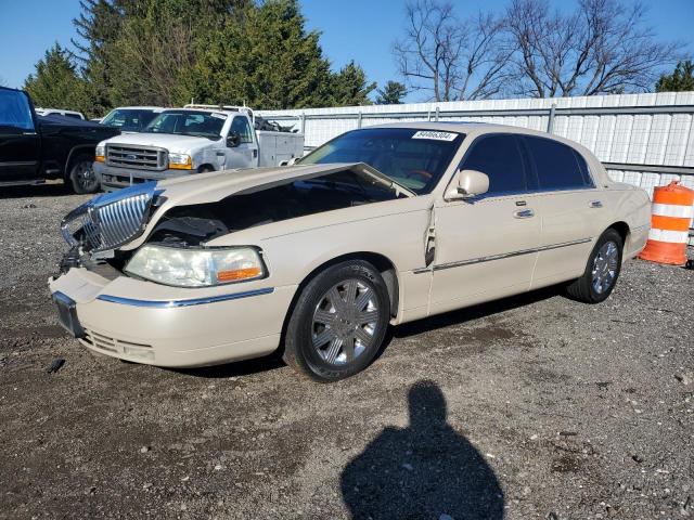 Photo 1 from auction – 2003 LINCOLN TOWN CAR C with VIN 1LNHM83W03Y672471