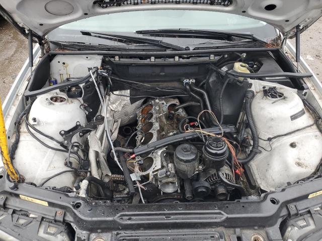 Photo 11 from auction – 2005 BMW 325 I with VIN WBAEV33485KX12188