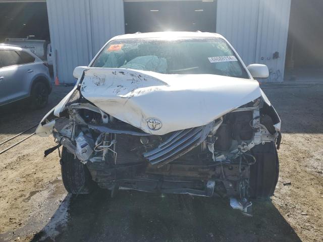 Photo 5 from auction – 2017 TOYOTA SIENNA XLE with VIN 5TDYZ3DC8HS777906