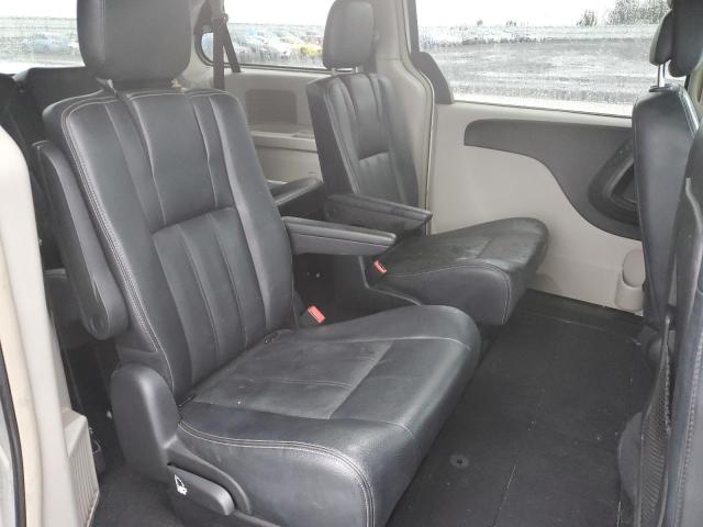 Photo 11 from auction – 2016 CHRYSLER TOWN & COU with VIN 2C4RC1BG1GR187764