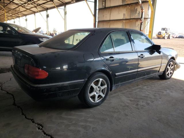 Photo 3 from auction – 1998 MERCEDES-BENZ E 320 with VIN WDBJF65F2WA681685