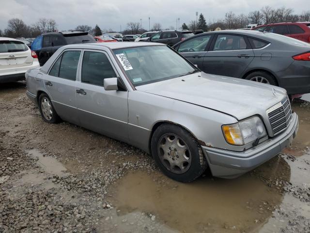 Photo 4 from auction – 1995 MERCEDES-BENZ E 320 BASE with VIN WDBEA32EXSC211428