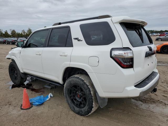 Photo 2 from auction – 2019 TOYOTA 4RUNNER SR with VIN JTEBU5JRXK5635929