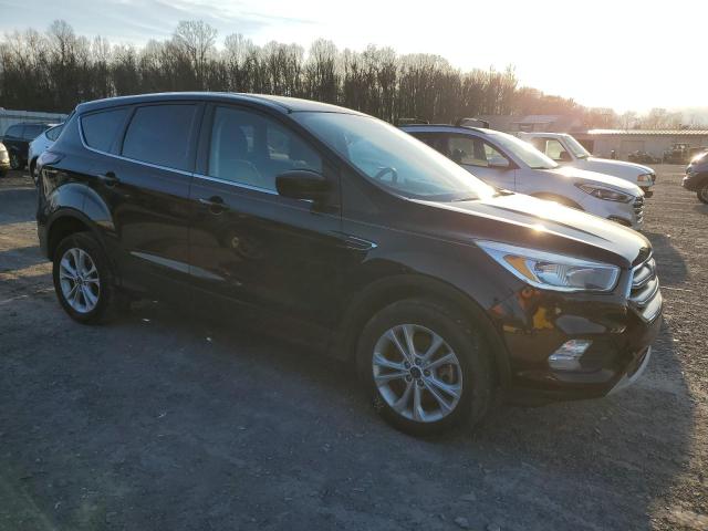 Photo 4 from auction – 2017 FORD ESCAPE SE with VIN 1FMCU9GD6HUE63226