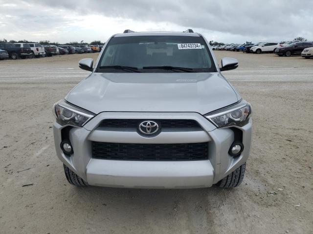 Photo 5 from auction – 2019 TOYOTA 4RUNNER SR with VIN JTEZU5JRXK5213545