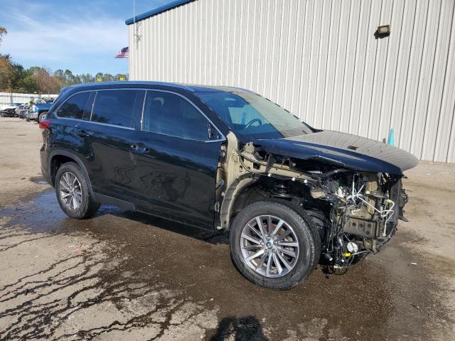 Photo 4 from auction – 2019 TOYOTA HIGHLANDER with VIN 5TDKZRFH3KS565715