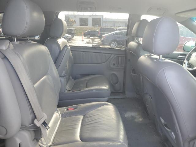 Photo 11 from auction – 2004 TOYOTA SIENNA XLE with VIN 5TDBA22C54S019834