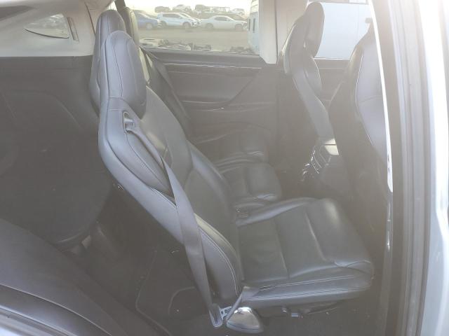 Photo 11 from auction – 2016 TESLA MODEL X with VIN 5YJXCAE43GFS00390