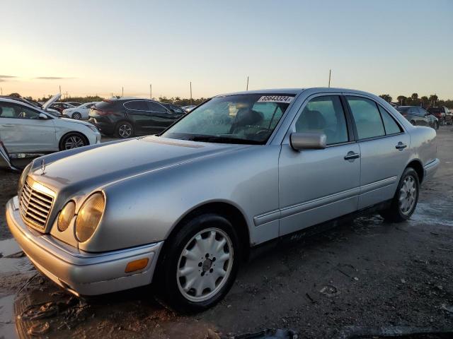 MERCEDES-BENZ E 320 1998 with VIN WDBJF65F1WA649665 - Photo from auction