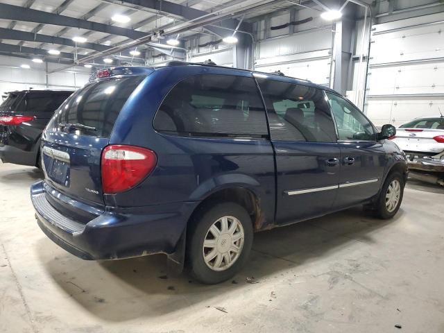 Photo 3 from auction – 2005 CHRYSLER TOWN & COU with VIN 2C4GP54L95R260213