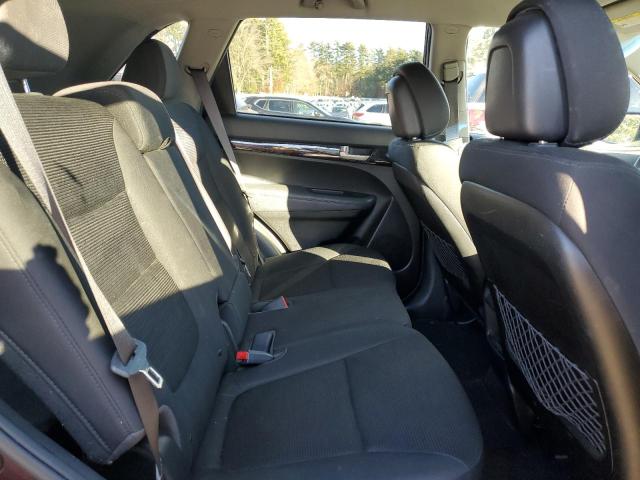Photo 11 from auction – 2014 KIA SORENTO LX with VIN 5XYKTCA65EG464424