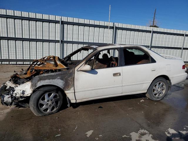 TOYOTA CAMRY LE 2001 with VIN 4T1BF22K71U960309 - Photo from auction