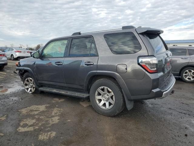 Снимка 2 от търг – 2016 TOYOTA 4RUNNER SR с VIN JTEBU5JRXG5290229