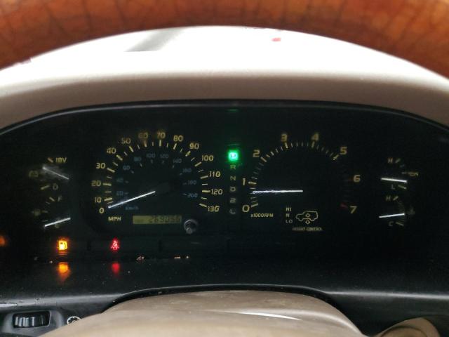 Photo 9 from auction – 2001 LEXUS LX 470 with VIN JTJHT00W913503859