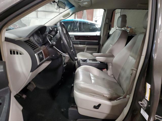 Photo 7 from auction – 2010 CHRYSLER TOWN & COU with VIN 2A4RR8D17AR321128