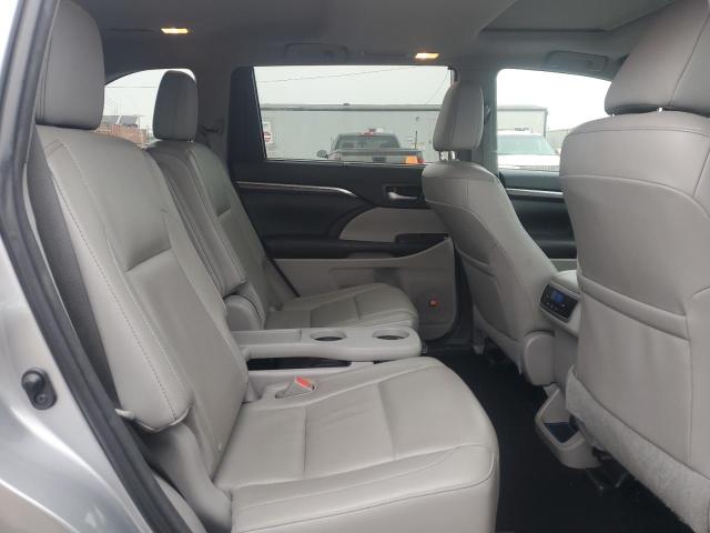 Photo 11 from auction – 2016 TOYOTA HIGHLANDER with VIN 5TDDKRFH6GS259886