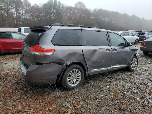 Photo 3 from auction – 2011 TOYOTA SIENNA XLE with VIN 5TDYK3DC2BS123396
