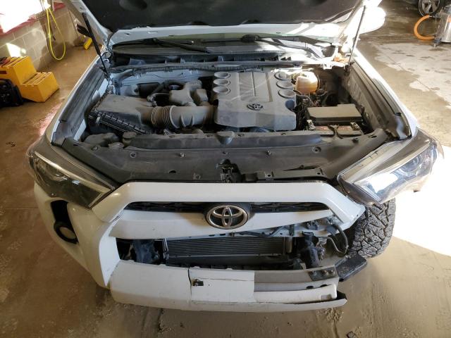 Photo 12 from auction – 2017 TOYOTA 4RUNNER SR with VIN JTEBU5JR9H5428263