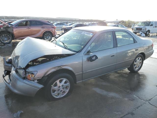 TOYOTA CAMRY LE 2000 with VIN JT2BG28K7Y0461853 - Photo from auction