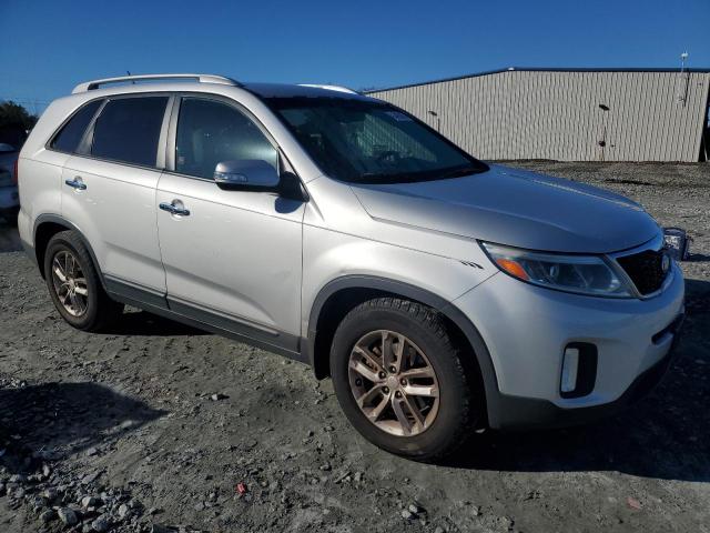 Photo 4 from auction – 2015 KIA SORENTO LX with VIN 5XYKT4A73FG587607