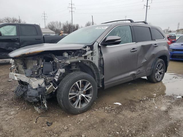 TOYOTA HIGHLANDER 2018 with VIN 5TDBZRFH4JS885141 - Photo from auction