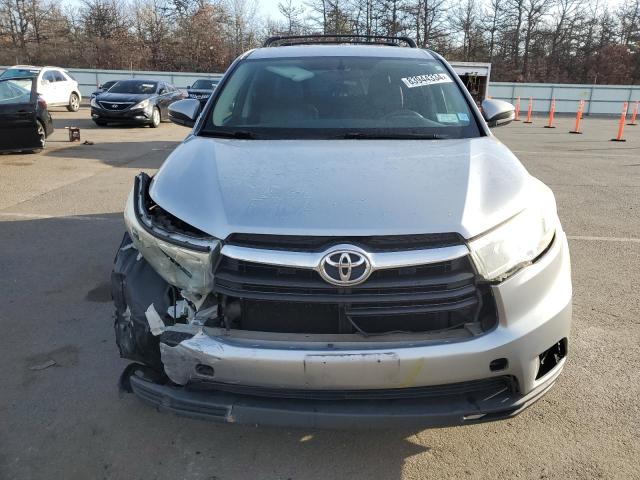 Photo 5 from auction – 2015 TOYOTA HIGHLANDER with VIN 5TDBKRFH2FS074532
